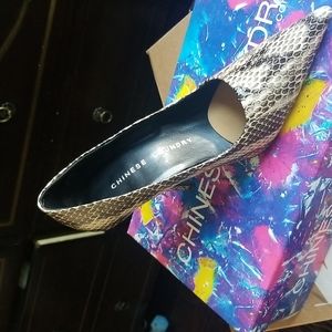 Snake print pumps 2.5 in heel